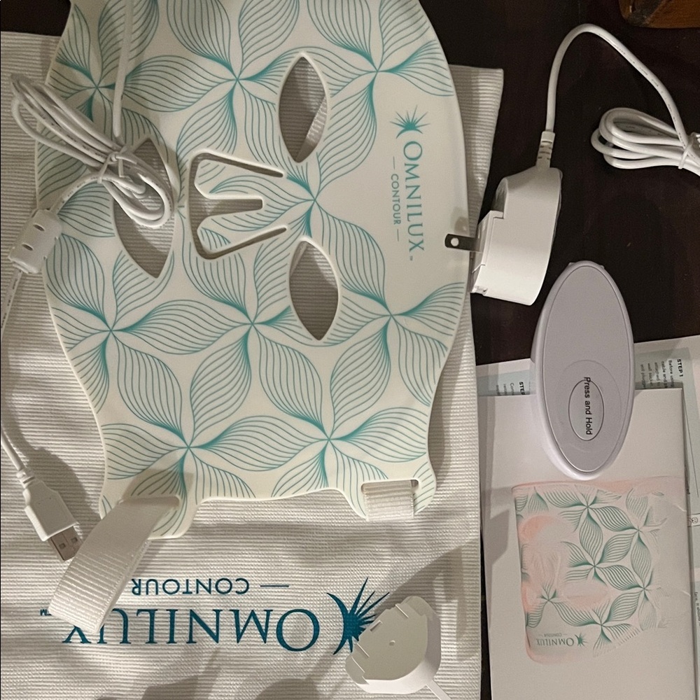 Omnilux Contour LED Face Mask - red light therapy
